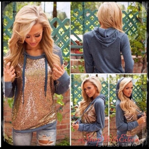 Sweaters - 🆕Gold sequined grey hoodie